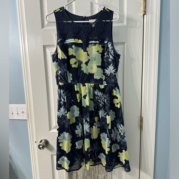 LOFT Dresses & Skirts - LOFT Flowered Dress Size 14